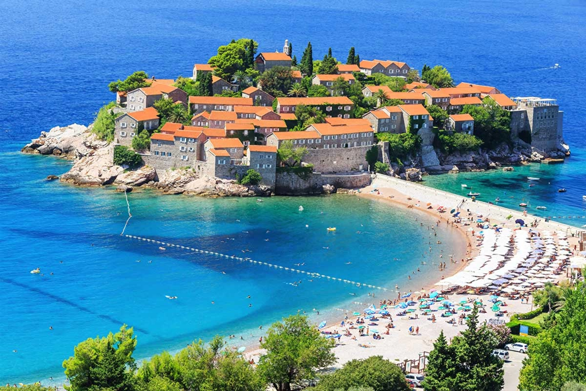 Počela sezona u Crnoj Gori, popunjeno 80 posto hotela